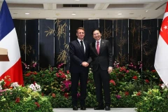 El primer ministro singapurense, Lawrence Wong, y el presidente francés, Emmanuel Macron, presenciaron el intercambio de 13 acuerdos entre ambos países (Foto: https://www.straitstimes.com/)