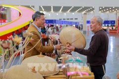 La Feria de Primavera 2026 cuenta con una amplia variedad de stands de pueblos artesanales con más de 100 años de historia (Foto: VNA)