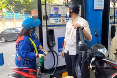 Una gasolinera en Hanoi (Foto: VNA)