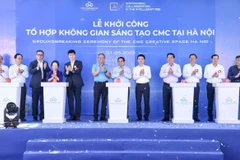 El primer ministro de Vietnam, Pham Minh Chinh, y los delegados dan inicio a la construcción del complejo (Foto: VNA)