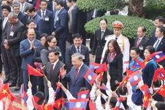 Máximo dirigente de Laos realiza visita a Vietnam
