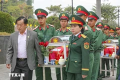 Los restos de los combatientes voluntarios vietnamitas caídos en Laos descansan en el cementerio de Tong Khao, en la provincia de Dien Bien. (Foto: VNA)