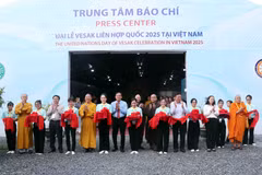 Inauguración del centro de prensa para servir la celebración del Día de Vesak de las Naciones Unidas en Vietnam (Foto: VNA)