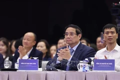 El primer ministro Pham Minh Chinh asiste a la sesión plenaria del Programa ViPEL 2025 (Foto: VNA)