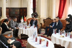 Panorama de la reunión en la Cámara de Comercio e Industria de la provincia argelina de Orán (Foto: VNA)