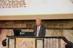 El embajador de Vietnam en Suiza, Phung The Long, habla en el evento. (Foto: VNA)