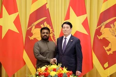 El presidente de Vietnam, Luong Cuong (derecha), y su homólogo de Sri Lanka, Anura Kumara Dissanayaka (Foto: VNA)