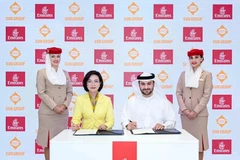 Sun Group firma un memorando de entendimiento con Emirates el 30 de abril de 2025. (Foto: Sun Group)