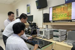 Un laboratorio de microcircuitos y sistemas de alta frecuencia de la Universidad de Tecnología de Ciudad Ho Chi Minh (Foto: VNA)