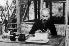 El Presidente Ho Chi Minh trabaja en el Palacio Presidencial (Foto: VNA)