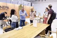 Las empresas de procesamiento maderero en Ciudad Ho Chi Minh se enfrascan en renovar sus procesos de producción y comercialización con el fin de elevar el valor de los productos destinados a la exportación. (Foto: nhandan.vn)