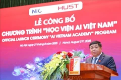 El viceprimer ministro vietnamita Nguyen Chi Dung interviene en el evento (Foto: VNA)