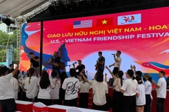 El Festival de Amistad Estados Unidos-Vietnam ofrece al público una visión vívida de los 30 años de relaciones bilaterales entre ambos países. (Foto: htv.com.vn)