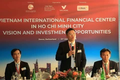 Hoang Nguyen Dinh, vicepresidente del Comité Popular de Ciudad Ho Chi Minh, interviene en una reunión (Foto: VNA)