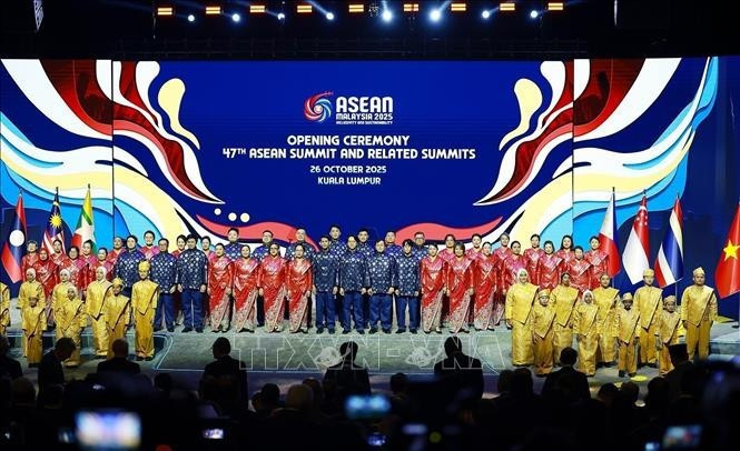 En la ceremonia inaugural de la 47ª Cumbre de la ASEAN y otras cumbres relacionadas, el 26 de octubre. (Fuente: VNA)