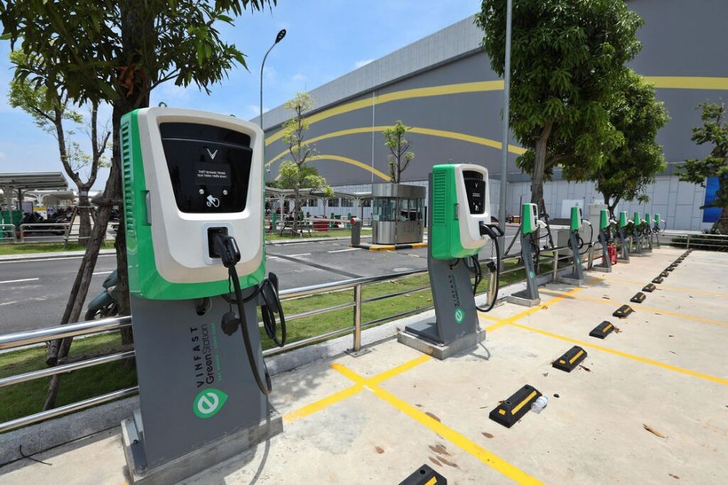 Una estación de carga para vehículos eléctricos de VinFast. (Fuente: VNA)