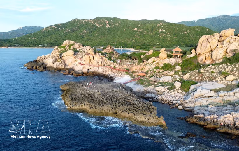 Hang Rai se encuentra dentro del Parque Nacional Nui Chua (comuna de Vinh Hai, provincia de Khanh Hoa).(Fuente:VNA)
