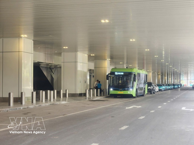 Ciudad Ho Chi Minh refuerza su transporte público con 169 autobuses eléctricos en nueve rutas. (Fuente: VNA)