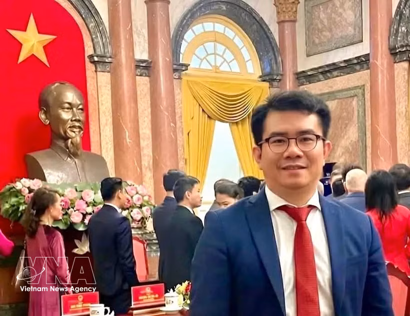 Pham Khanh Nam, redactor jefe de la revista Huong Viet en Alemania, (Fuente: VNA)