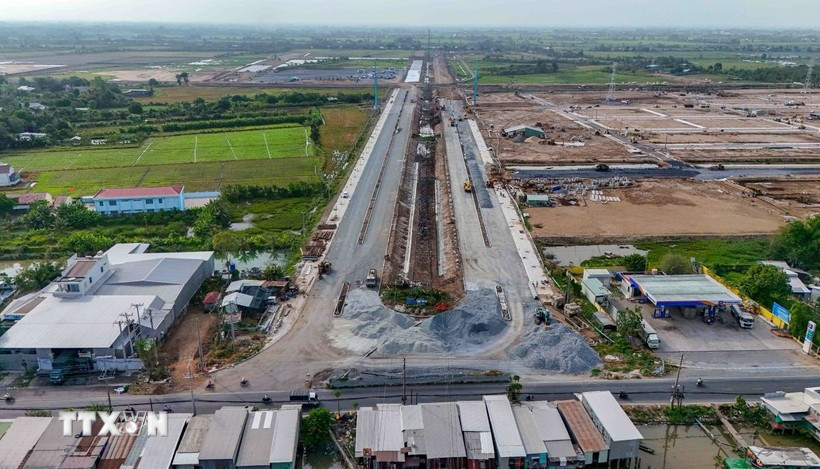 Carretera que conduce al VSIP Can Tho. (Fuente: VNA)