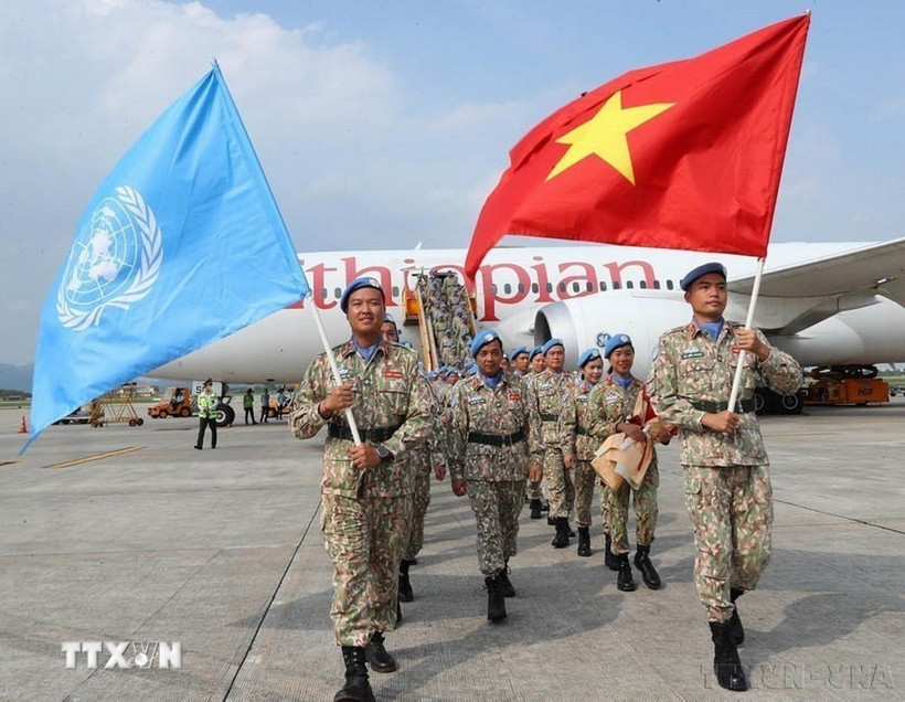 Ceremonia de bienvenida a la segunda rotación de la unidad de ingeniería militar de Vietnam que cumplió con éxito su misión de mantenimiento de la paz en la Fuerza Provisional de Seguridad de las Naciones Unidas para Abyei (UNISFA). (Fuente: VNA)