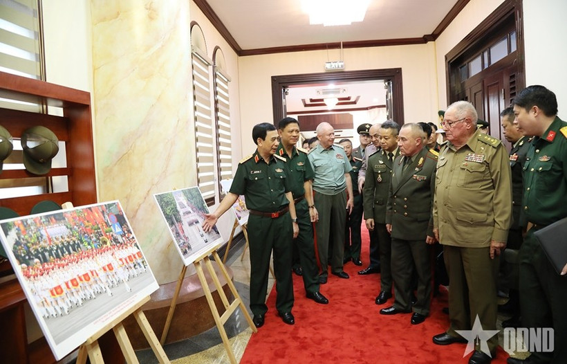 El general Phan Van Giang, subsecretario de la Comisión Militar Central y ministro de Defensa de Vietnam, en el evento. (Fuente: VNA)