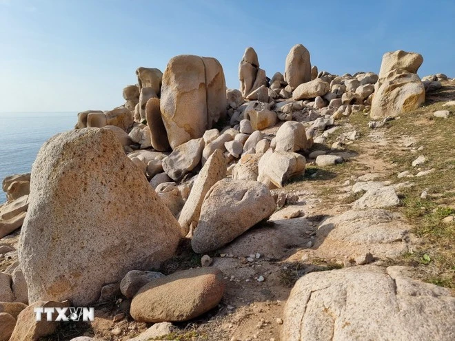 En el parque de piedras. (Fuente: VNA)
