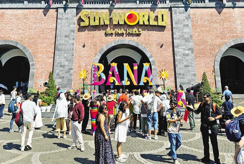 Turistas en Sun World Ba Na Hills. (Fuente: baodautu.vn)