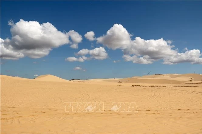 Bau Trang está conformada por dos lagunas (Bau Ong y Bau Ba) y las dunas de arena blanca Trinh nu. (Fuente: VNA)