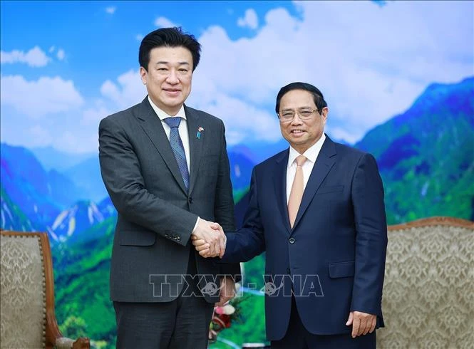 El primer ministro Pham Minh Chinh recibe al ministro de Defensa japonés, Kihara Minoru. (Fuente: VNA)