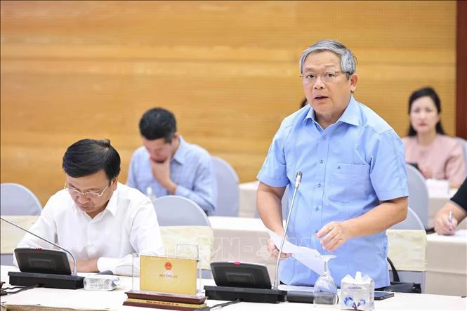 El mayor general Hoang Anh Tuyen, portavoz del Ministerio de Seguridad Pública de Vietnam, responde a las preguntas de los reporteros. (Foto: VNA)