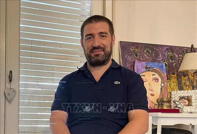 El periodista Gastón Fiorda (Foto de archivo: VNA)