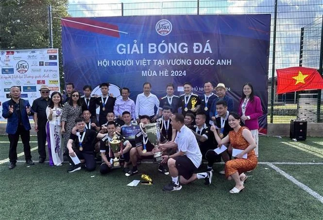 Torneo de verano de fútbol atrae a vietnamitas en Reino Unido. (Fuente: VNA)