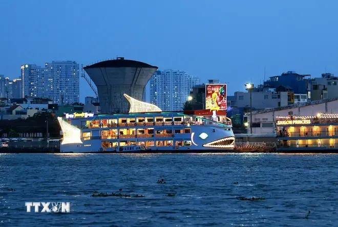 Turismo nocturno en Ciudad Ho Chi Minh. (Fuente: VNA)