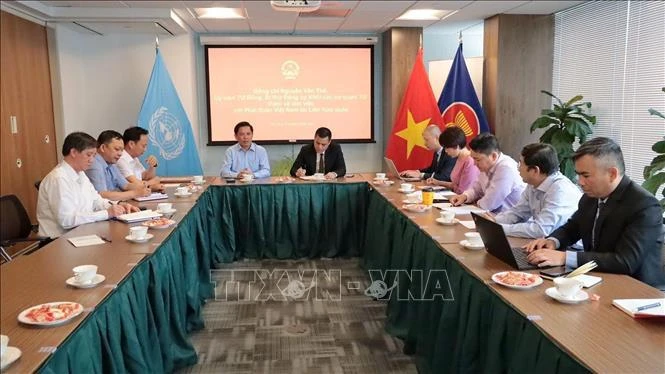 La delegación del Comité del Partido Comunista de Vietnam (PCV) en el bloque de órganos centrales, encabezada por su secretario Nguyen Van The, y la misión permanente de Vietnam ante la Organización de Naciones Unidas y agencias representativas del país indochino en Nueva York (Fuente: VNA)