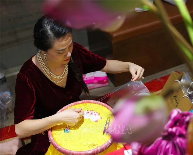 Efectúan Festival de Loto de Hanoi y presentación de productos OCOP del norte. (Fuente: VNA)
