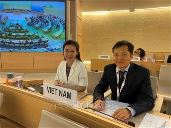 La delegación vietnamita en la 56ª sesión del Consejo de Derechos Humanos de la ONU (Foto: VNA)