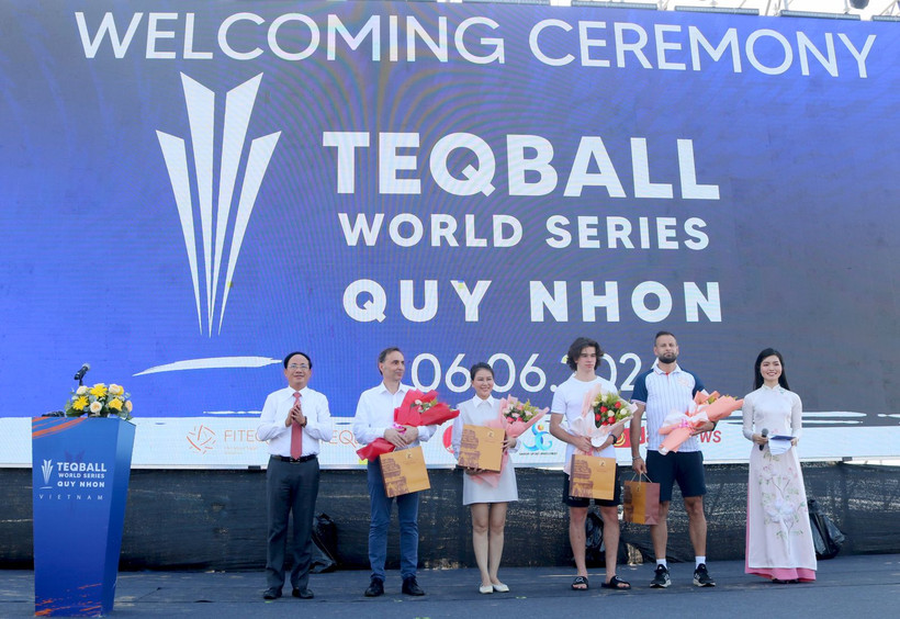 En la inauguración del evento (Fuente: https://binhdinh.gov.vn)
