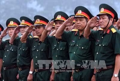La defensa nacional de Vietnam se basa en la autodefensa pacífica, así como en la prevención activa, proactiva, resuelta y perseverante de los riesgos de guerra. (Foto: VNA)