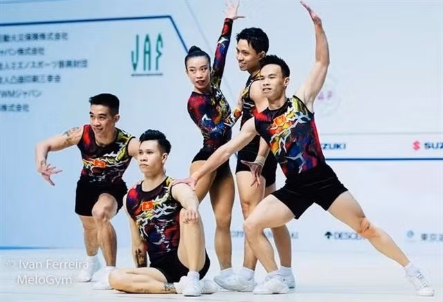 Atletas vietnamitas ganan medalla de oro en Campeonato Mundial de Aeróbic (Fuente:VNA)