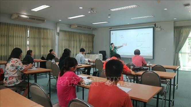 Abren el primer curso de idioma vietnamita en centro de estudios vietnamitas de Tailandia (Fuente:VNA)