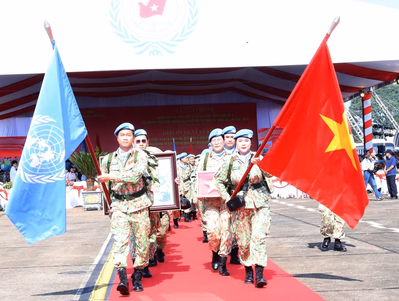 Despiden a equipos vietnamitas para misiones de mantenimiento de paz de la ONU. (Fuente: VNA)