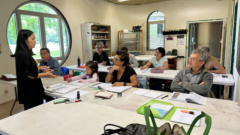 En una clase del idioma vietnamita en Burdeos. (Fuente: VNA)