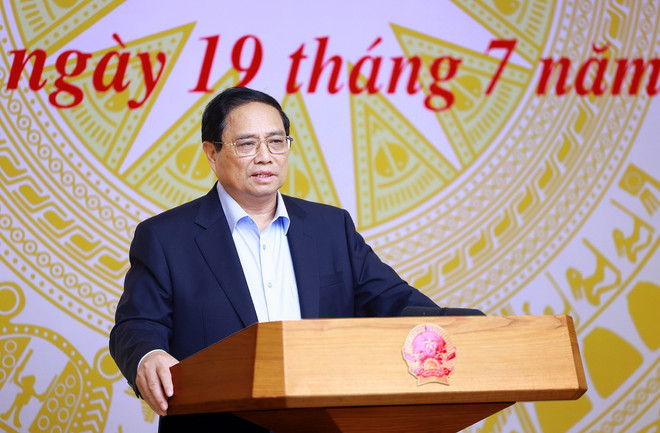 El primer ministro Pham Minh Chinh interviene en la reunión. (Fuente: VNA) Thủ_tướng_Phạm_Minh_Chính_phát_biểu_tại_hội_nghị._Ảnh_Dương_Giang-TTXVN.jpg
