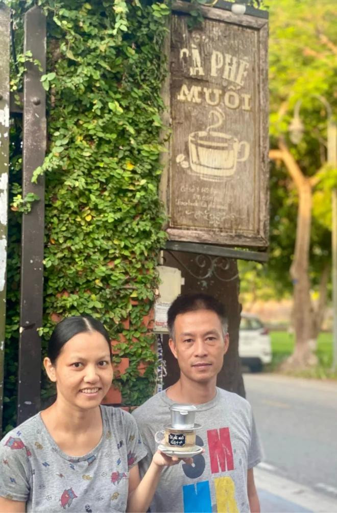 El café salado fue creado por Ho Thi Thanh Huong y Tran Nguyen Huu Phong en Hue en 2010. (Fuente: Vnexpress.net) ca-phe-muoi-2-2199.png.webp