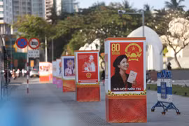 Vietnam se tiñe de rojo para dar la bienvenida al XIV Congreso del Partido
