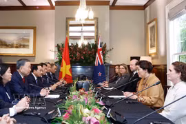 El secretario general del Comité Central del Partido Comunista de Vietnam (PCV) y presidente del Estado, To Lam, se reúne con la Gobernadora General de Nueva Zelanda, Dame Cindy Kiro, Foto: VNA