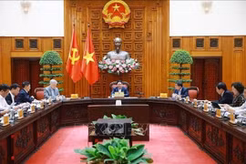 El primer ministro de Vietnam, Pham Minh Chinh, preside una reunión con ministerios y agencias para evaluar la situación y el impacto de la política arancelaria de Estados Unidos (Foto: VNA)