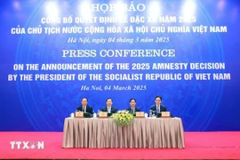 Durante la rueda de prensa para anunciar la Decisión de Amnistía de 2025 del Presidente de Vietnam (Foto: VNA)