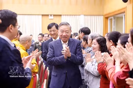 El secretario general To Lam asiste a una reunión en Hanoi con votantes y candidatos a la Asamblea Nacional de la XVI Legislatura, período 2026-2031. (Foto: VNA)